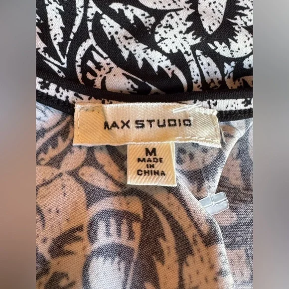 Max Studio Black and White Floral romper adjustable tie waist Euc medium - Picture 7 of 7